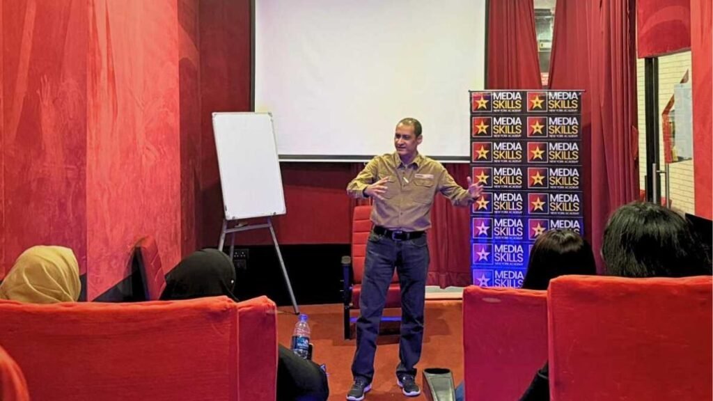 Bollywood publicist reveals PR tricks to select students of event management - Press Release - PNN Digital Bollywood publicist reveals PR tricks to select students of event management - Mumbai (Maharashtra) , March 15: In a captivating and enlightening session, renowned Bollywood PR guru Dale Bhagwagar shared his wealth of knowledge with a group of event management students at the Mumbai branch of India’s leading media school ‘Media Skills - New York Academy’. - PNN Digital